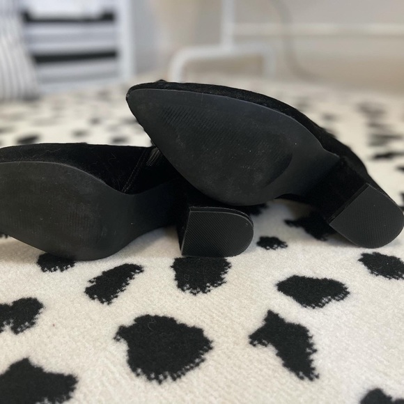 Velvet Steve Madden pointy toe booties - Picture 2 of 4